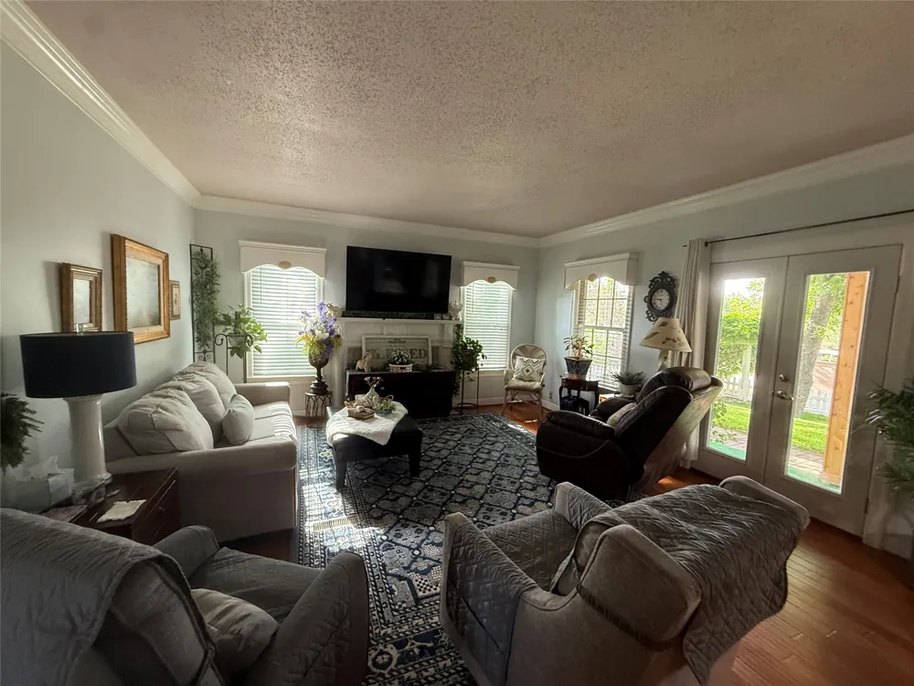 700 W Wrights Avenue Comanche, TX 76442