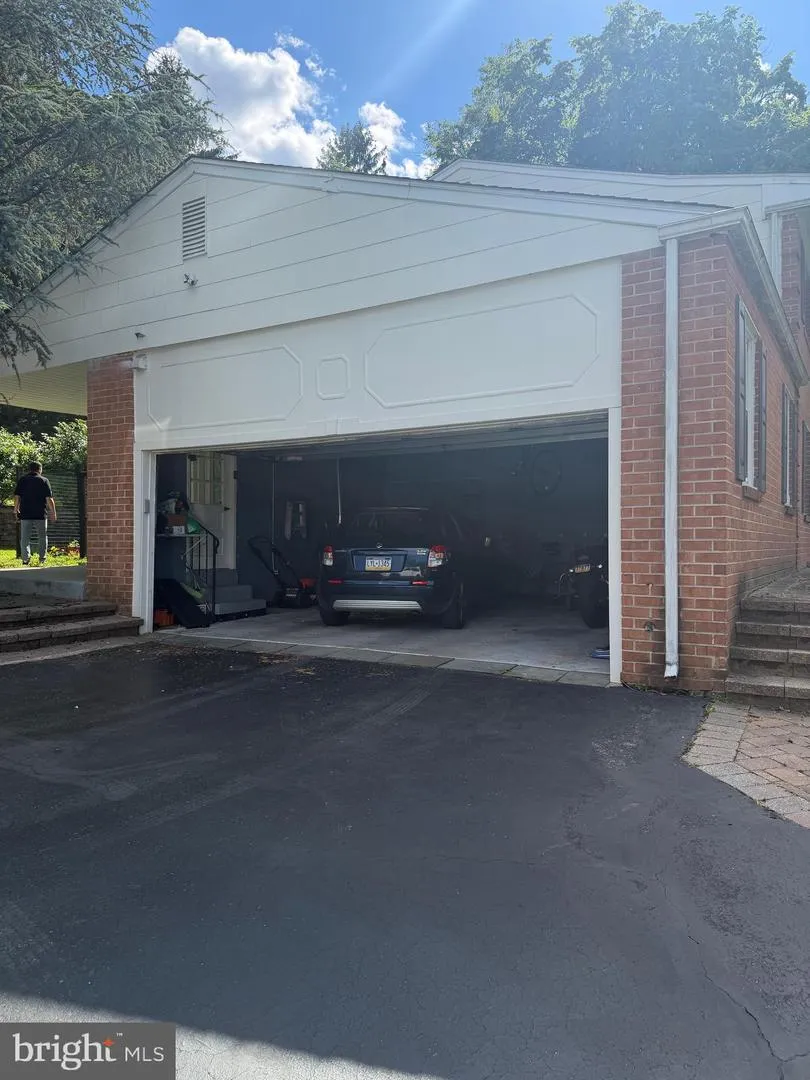 3 RED MAPLE DRIVE Lafayette Hill, PA 19444