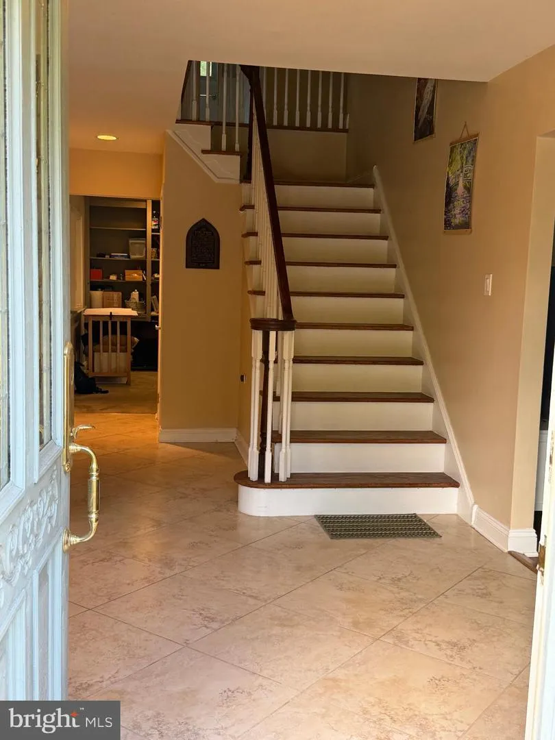 3 RED MAPLE DRIVE Lafayette Hill, PA 19444