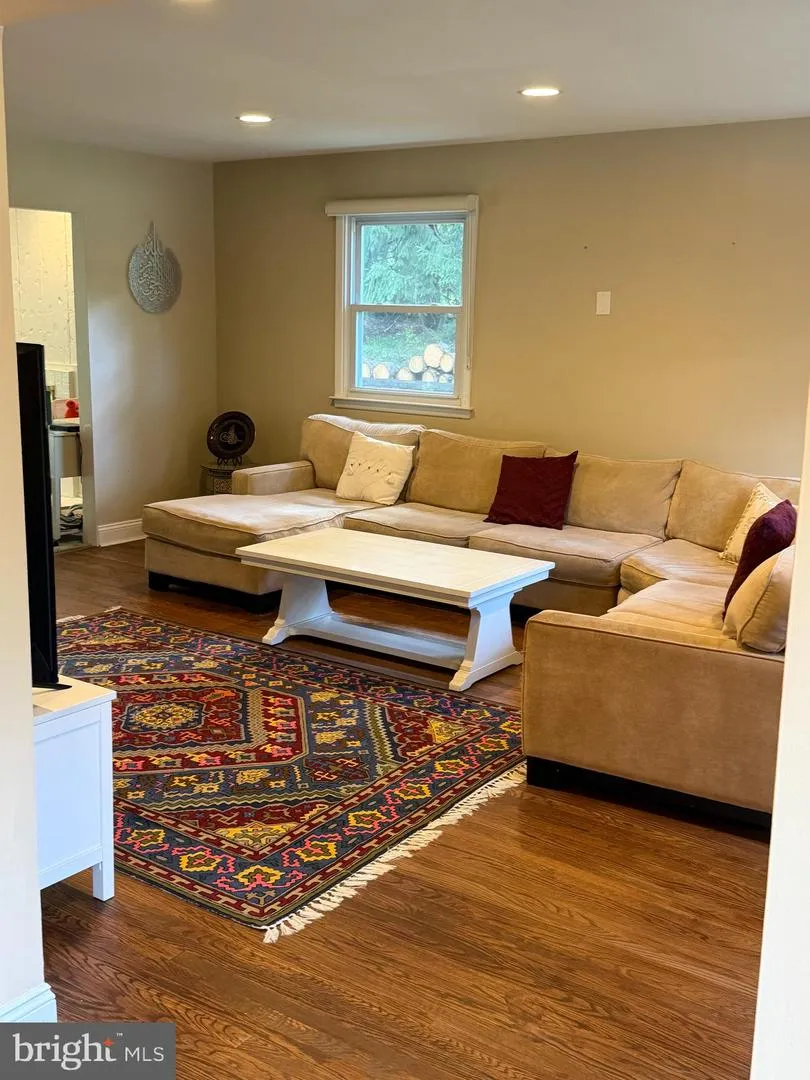 3 RED MAPLE DRIVE Lafayette Hill, PA 19444