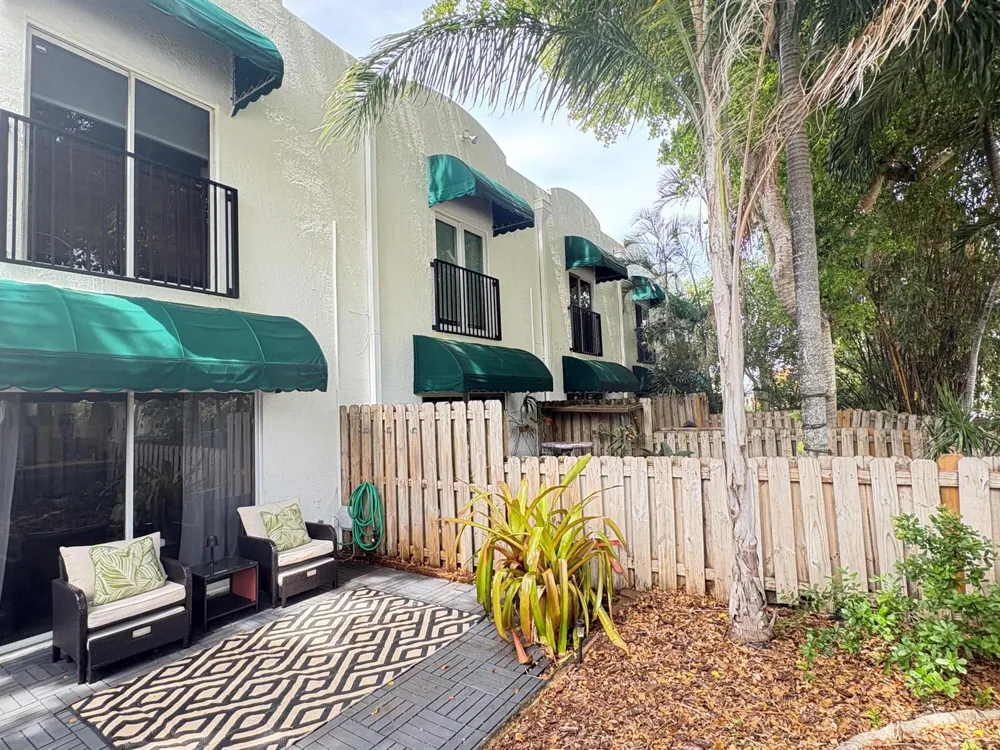 690 SE 23rd Avenue #1 Pompano Beach, FL 33062