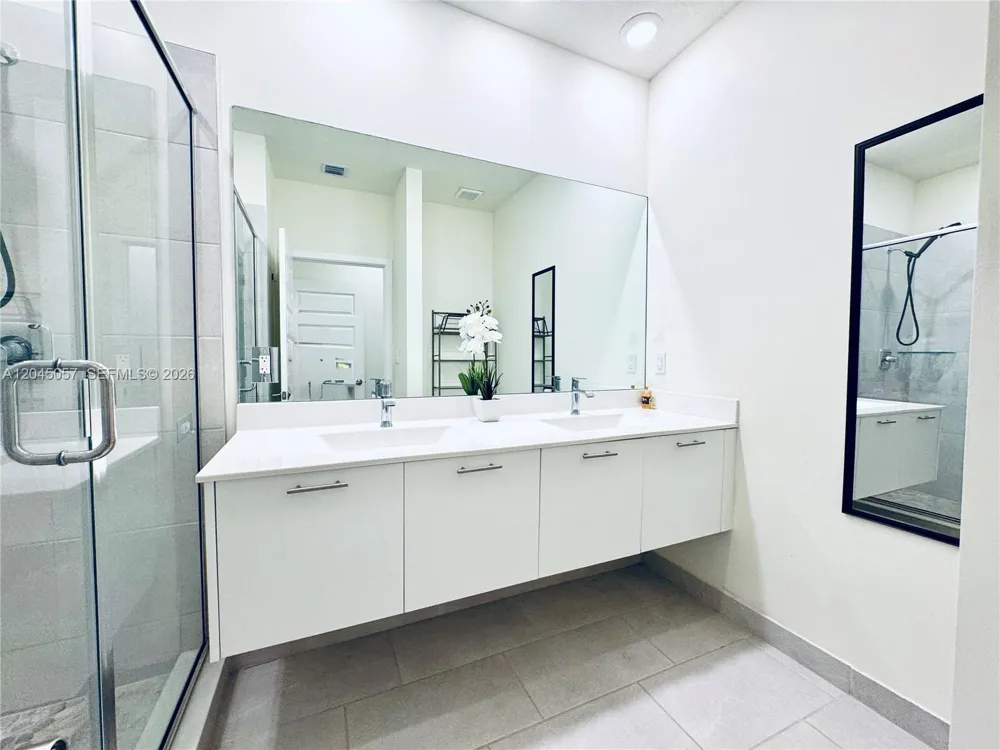 10295 NW 64th Ter #104 Doral, FL 33178