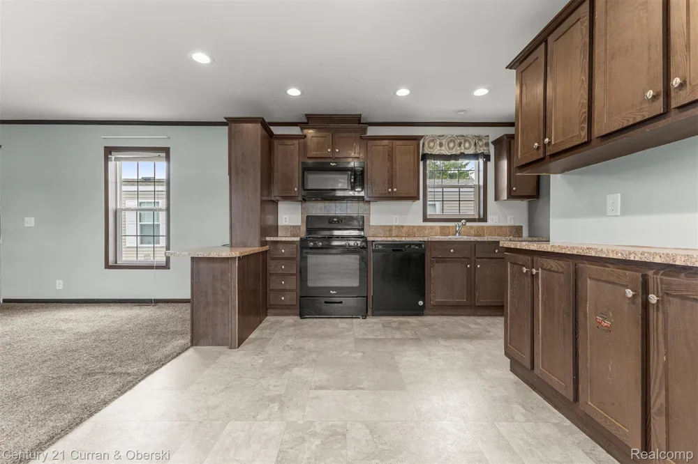 76 Fawn Lake Drive Walled Lake City, MI 48390