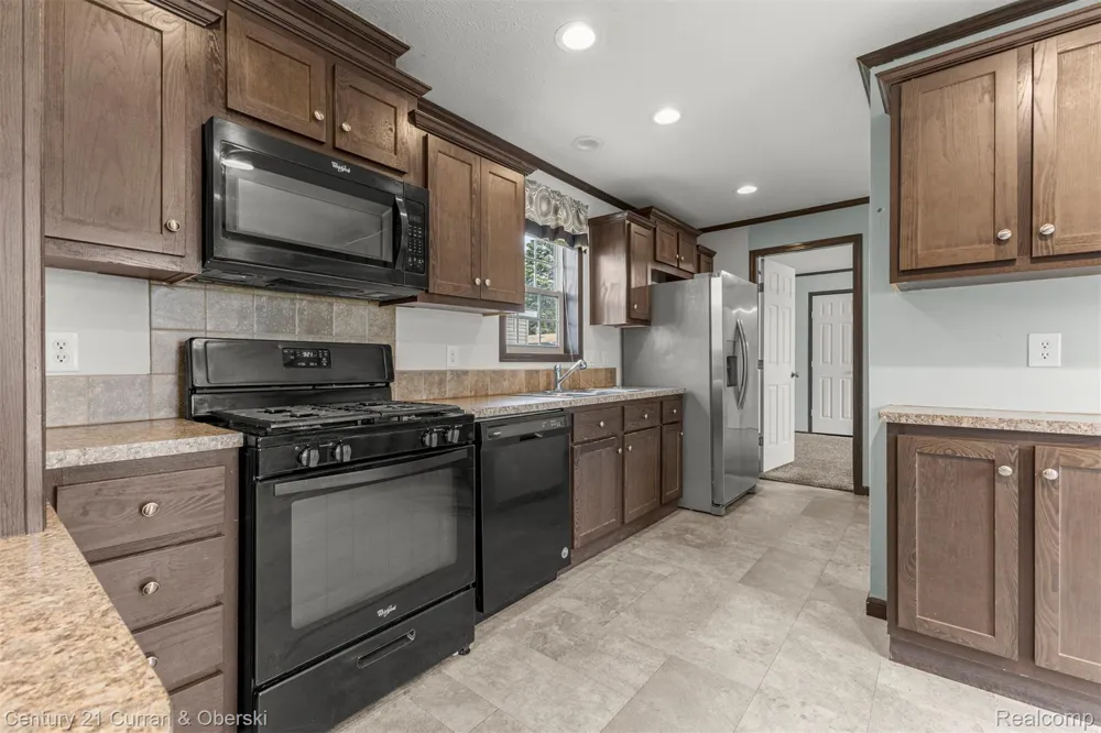 76 Fawn Lake Drive Walled Lake City, MI 48390