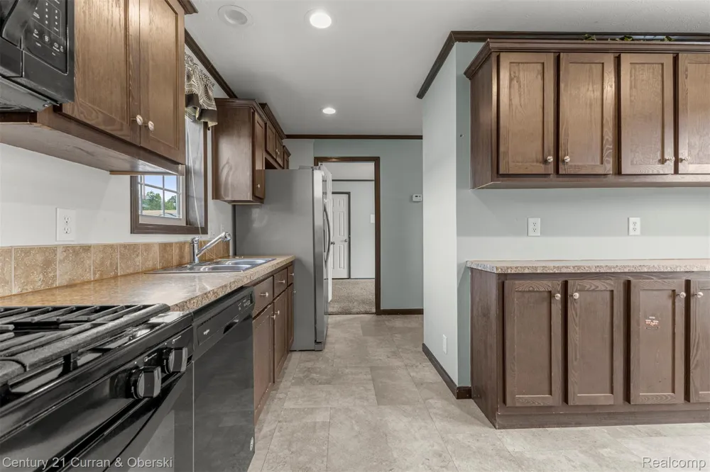 76 Fawn Lake Drive Walled Lake City, MI 48390