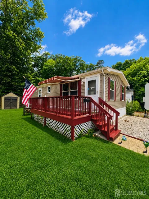 62 Stern Avenue