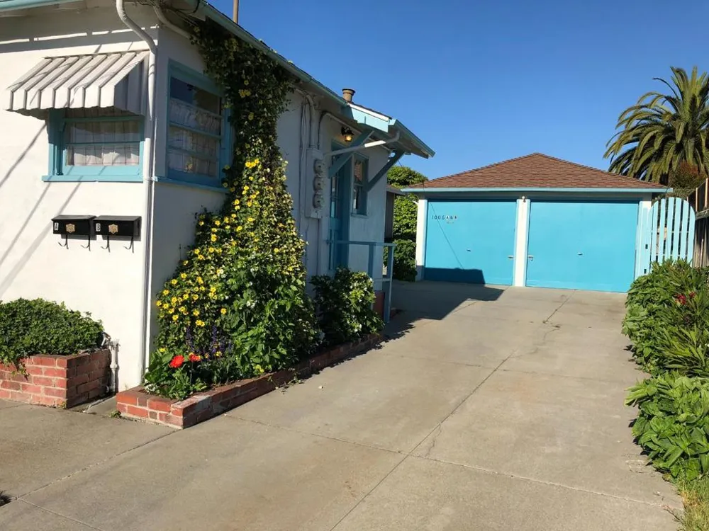 1006 Seabright Avenue Santa Cruz, CA 95062