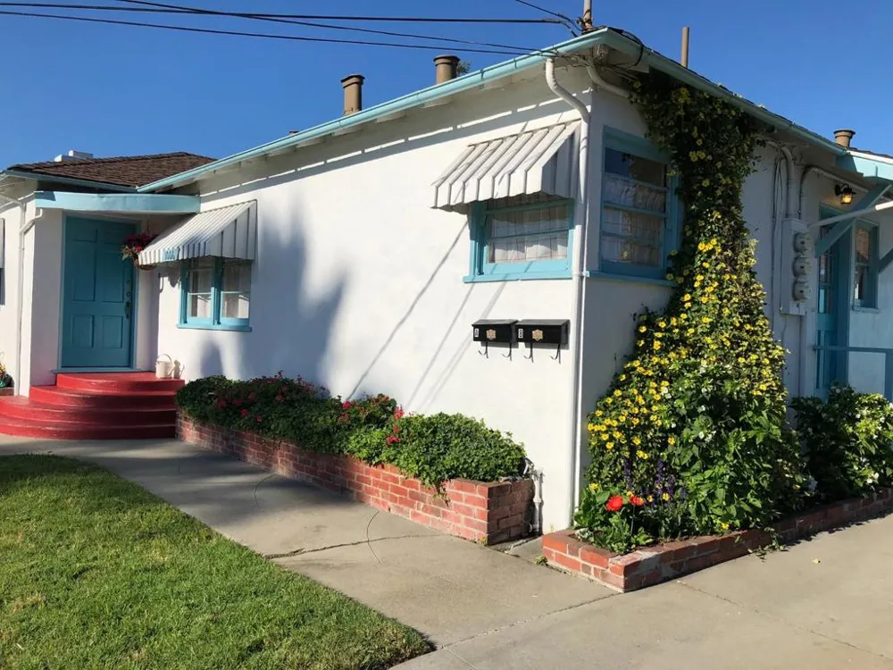 1006 Seabright Avenue Santa Cruz, CA 95062