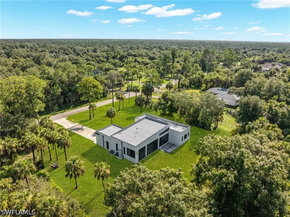 24th Avenue SE Naples, FL 34117