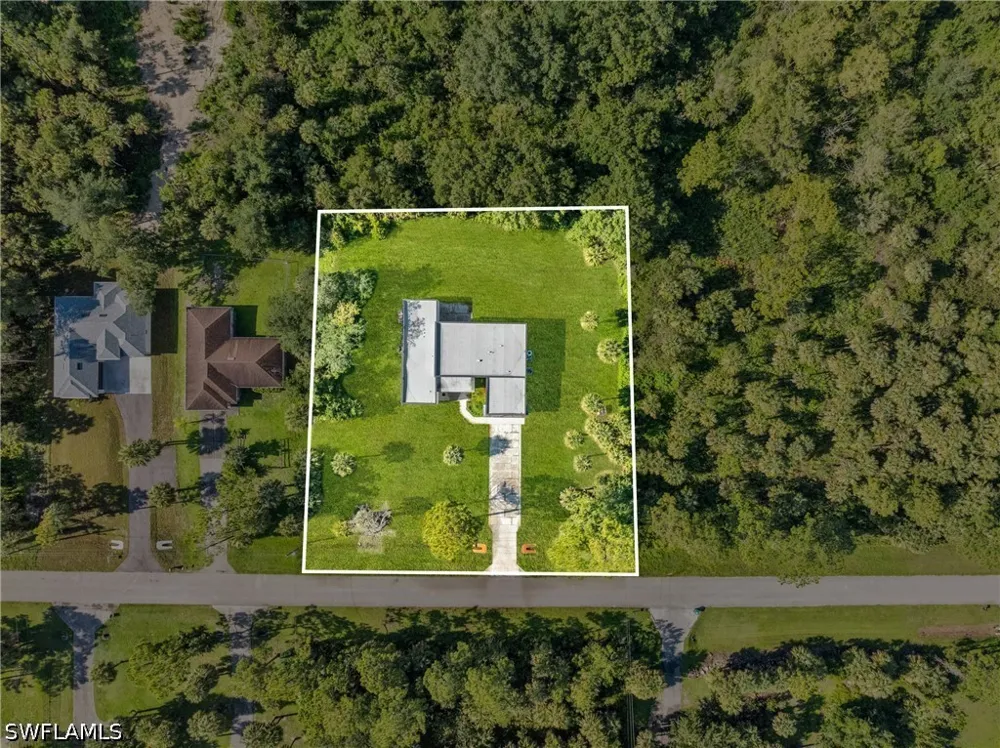 24th Avenue SE Naples, FL 34117