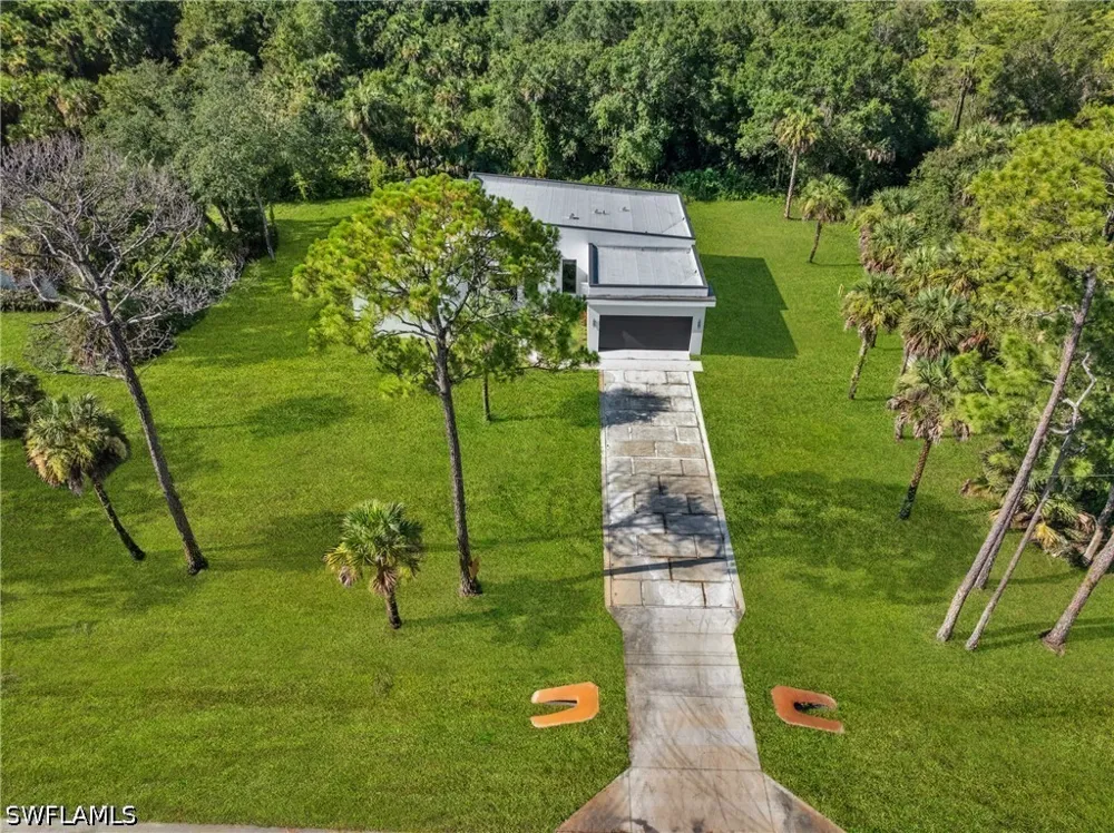 24th Avenue SE Naples, FL 34117