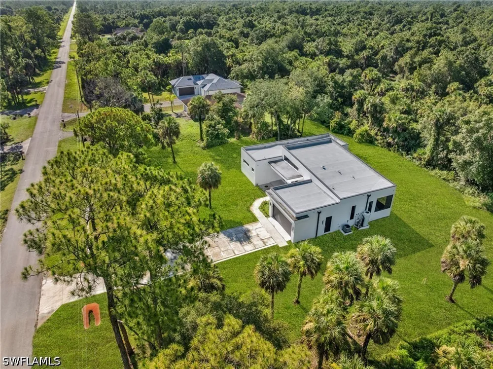 24th Avenue SE Naples, FL 34117