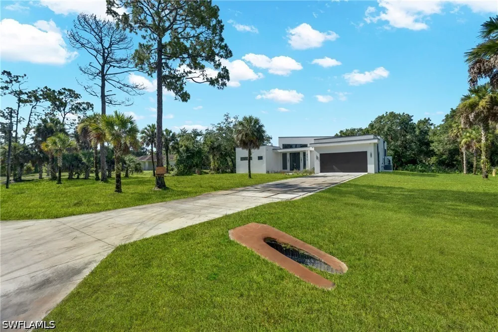 24th Avenue SE Naples, FL 34117