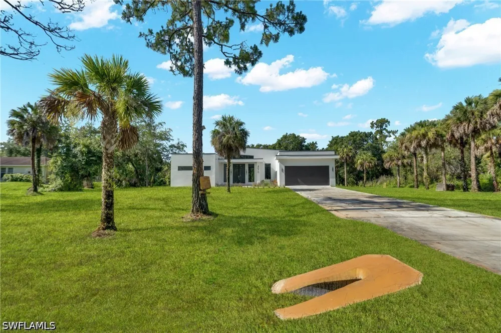 24th Avenue SE Naples, FL 34117