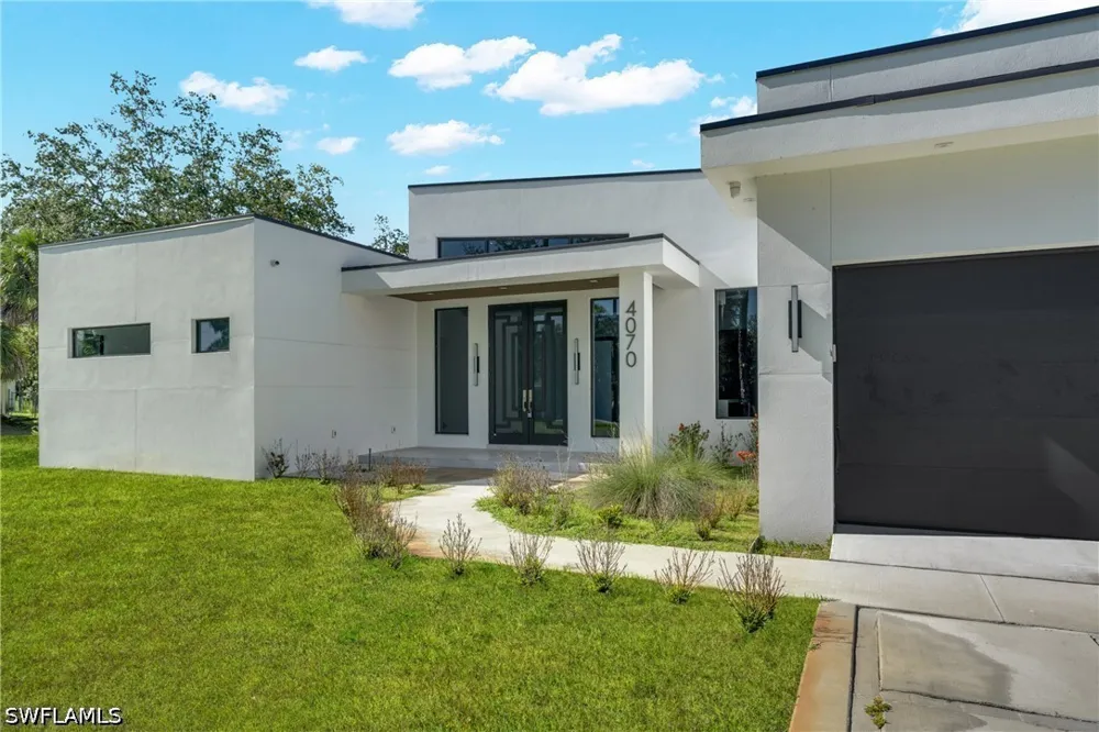 24th Avenue SE Naples, FL 34117