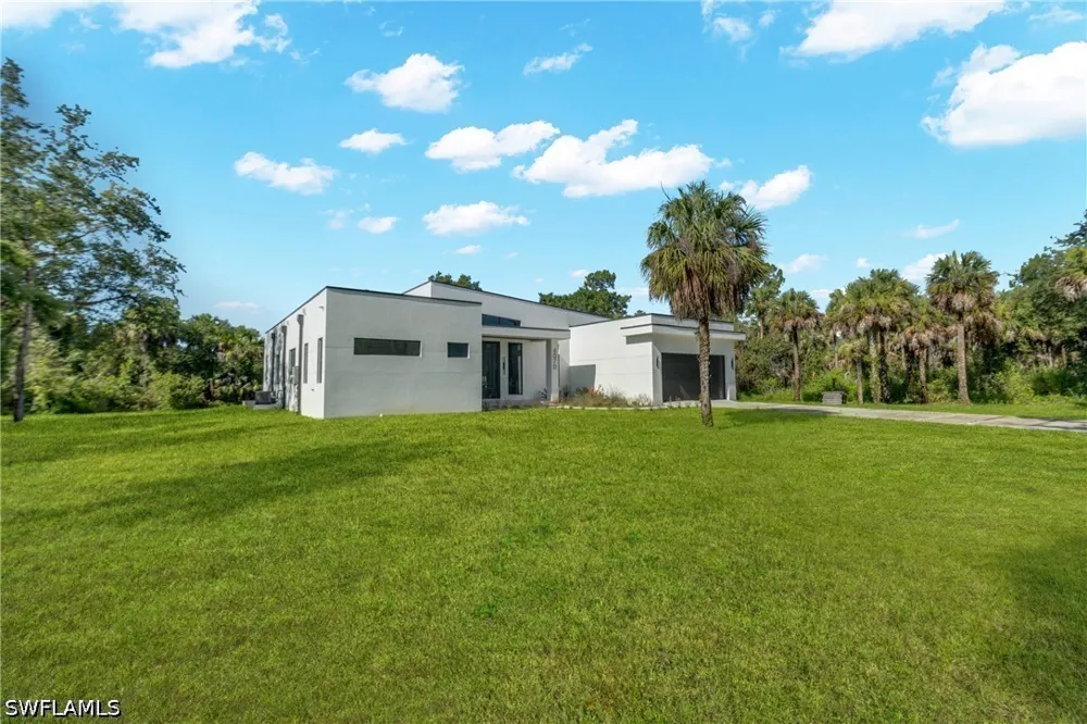 24th Avenue SE Naples, FL 34117