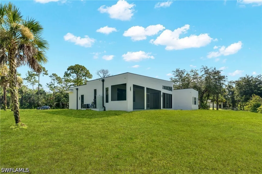 24th Avenue SE Naples, FL 34117