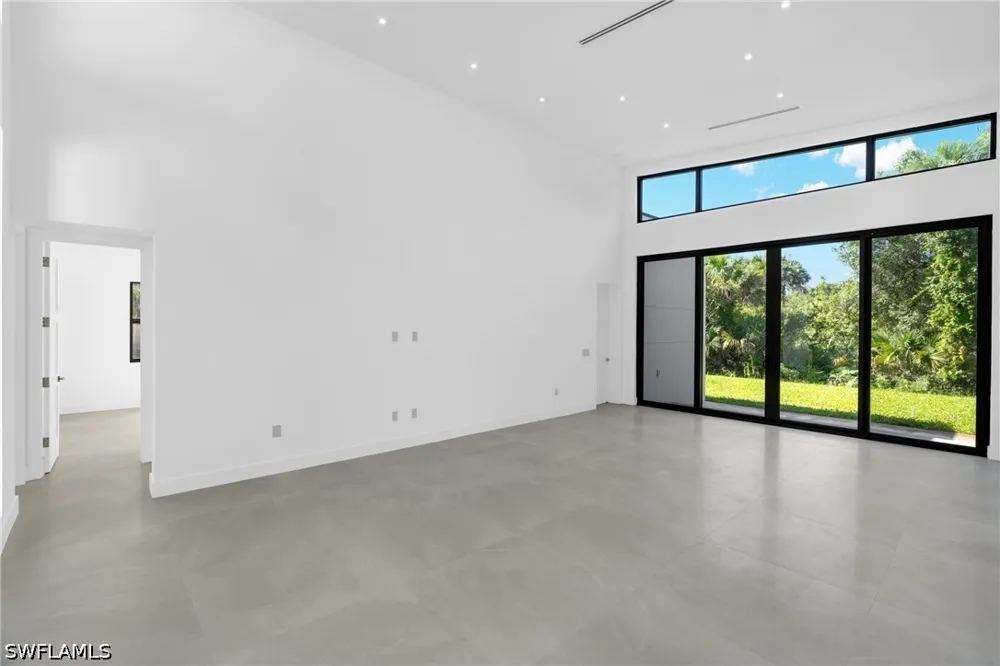 24th Avenue SE Naples, FL 34117