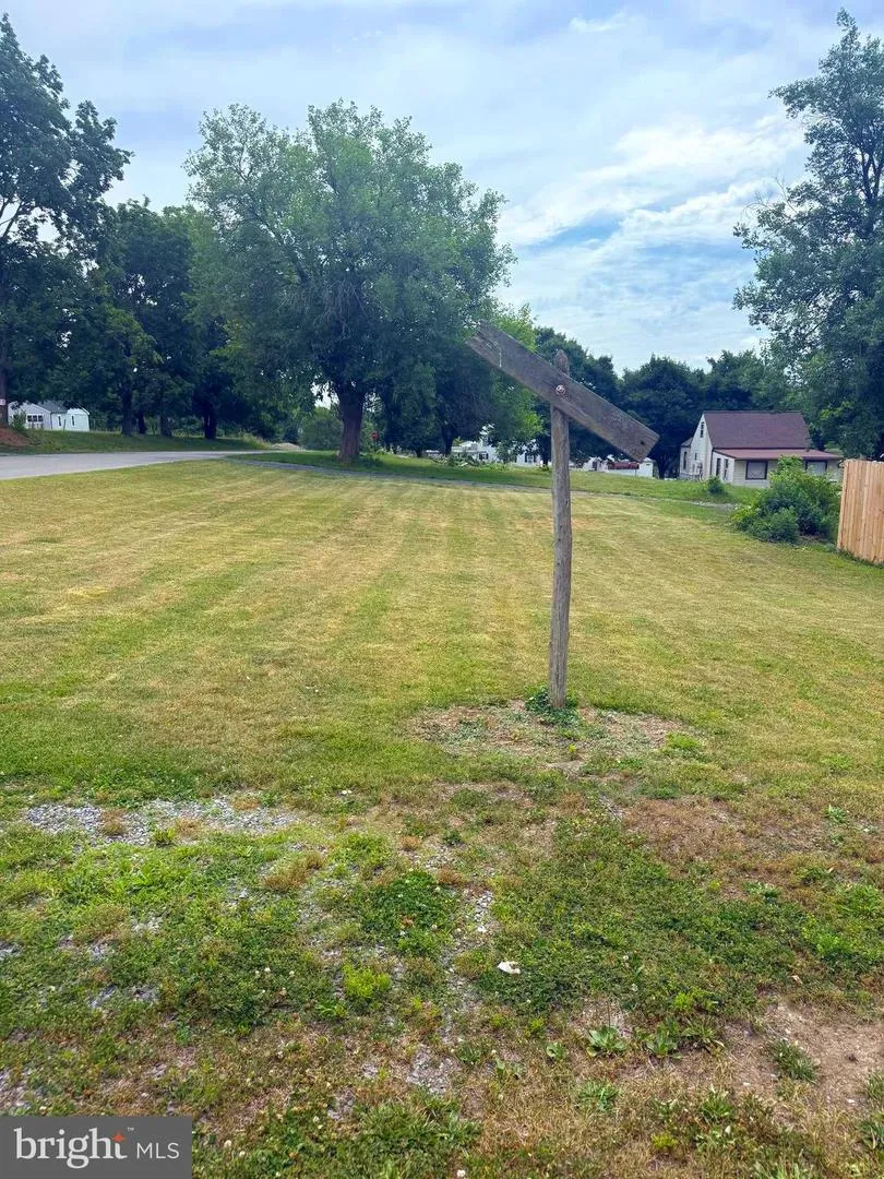 1400 WEST VIRGINIA Martinsburg, WV 25401