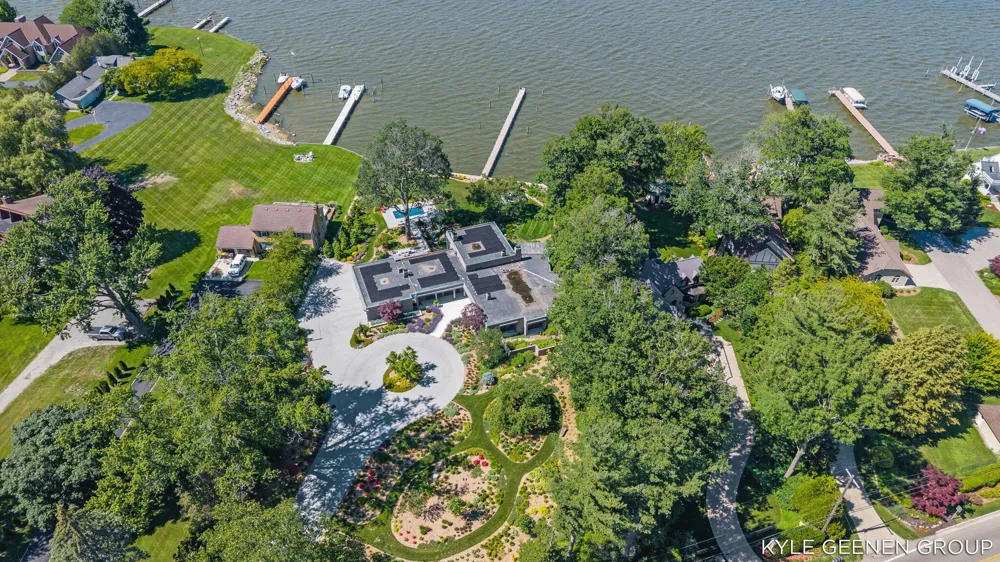 593 Old Macatawa Court Park Township, MI 49423