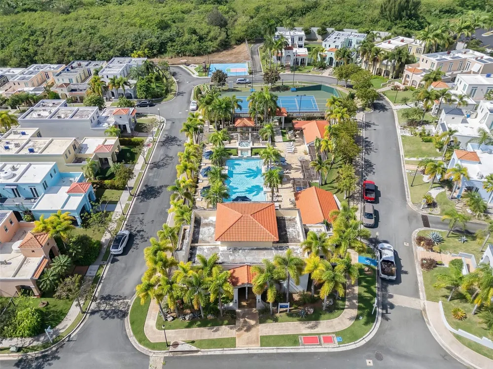 6690 CALLE TURQUOISE #324 Vega Alta, PR 00692