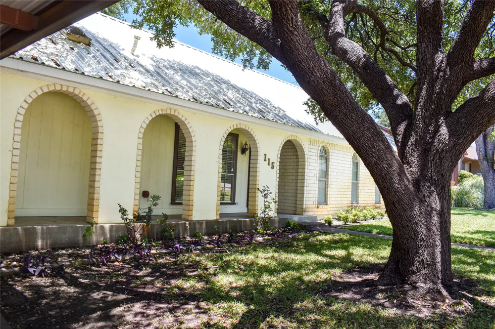 115 Parkview Brady, TX 76825