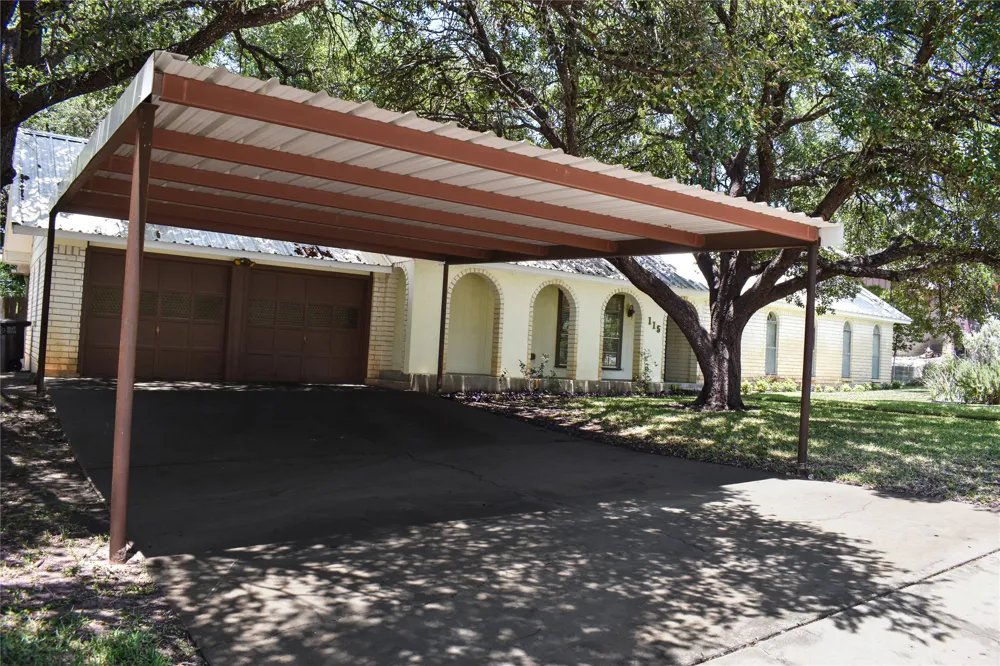 115 Parkview Brady, TX 76825