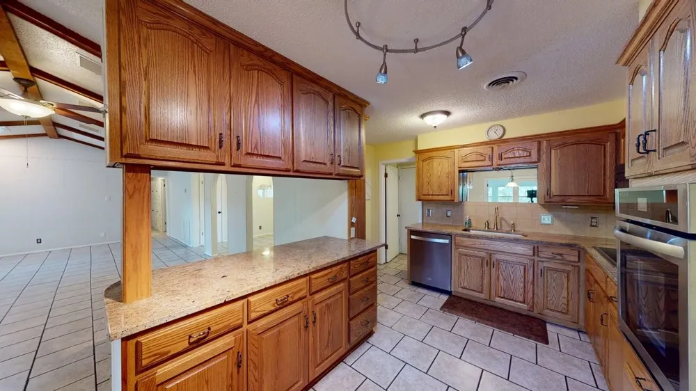 115 Parkview Brady, TX 76825