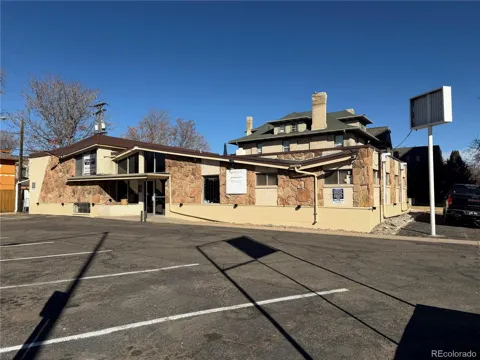 1709 Williams