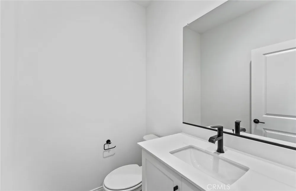 4243 East Honeybee Paseo Ontario, CA 91761