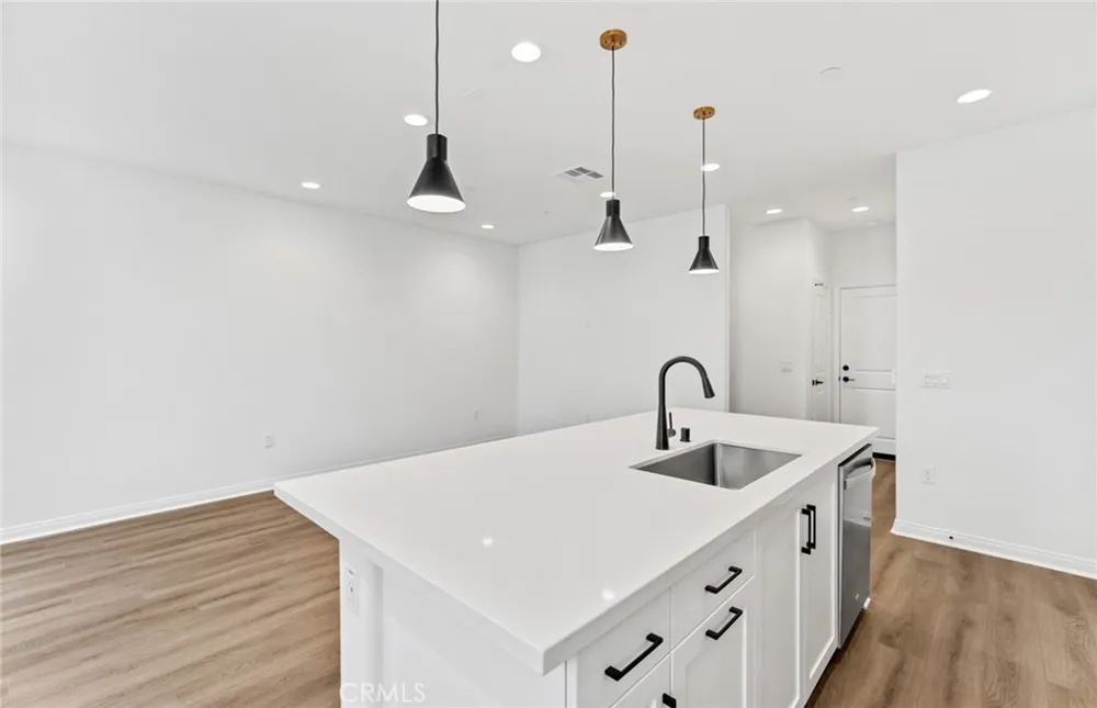 4243 East Honeybee Paseo Ontario, CA 91761