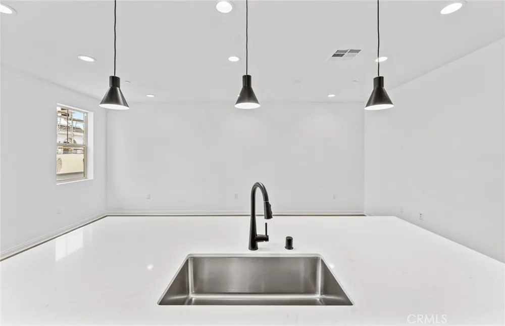 4243 East Honeybee Paseo Ontario, CA 91761