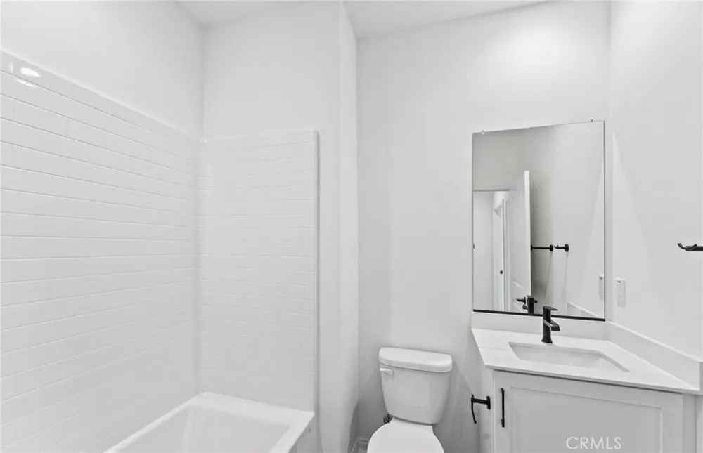 4243 East Honeybee Paseo Ontario, CA 91761