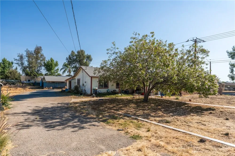 32911 Avenue E Yucaipa, CA 92399