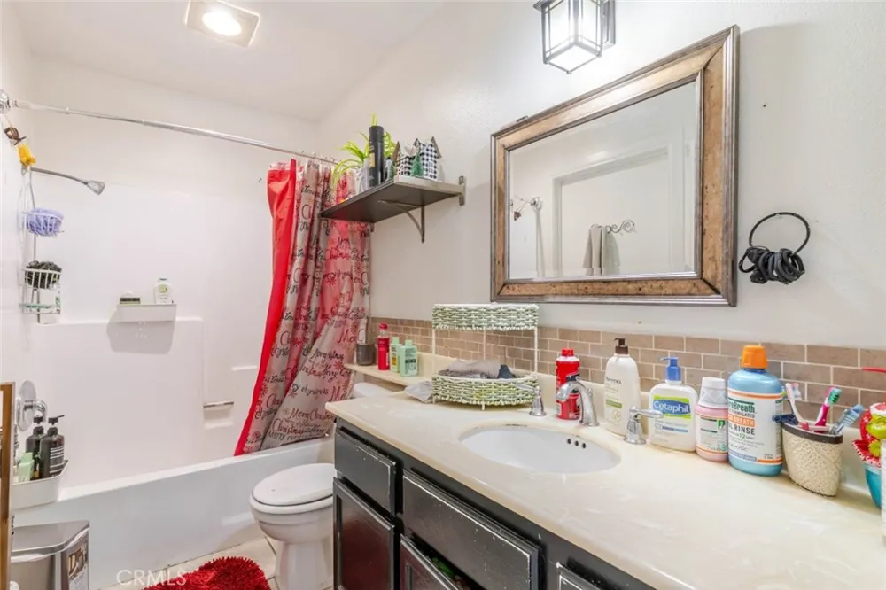 13100 Bromont Avenue #11 Sylmar, CA 91342