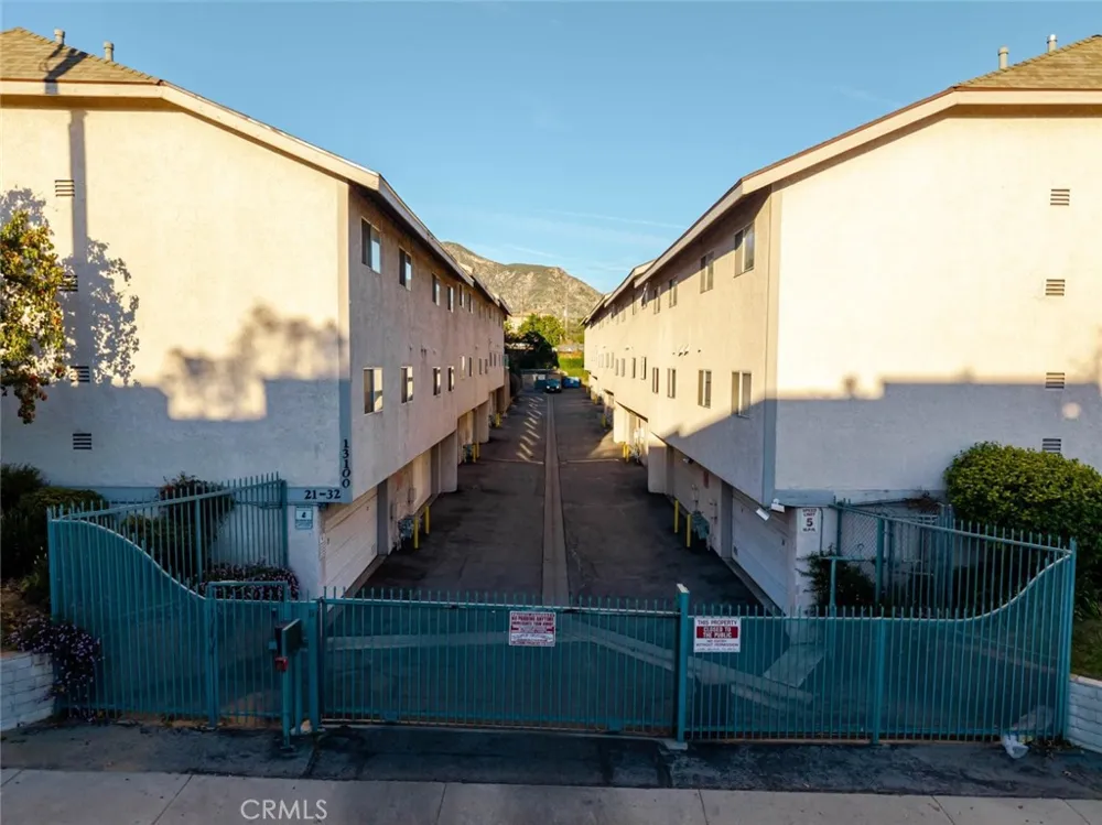 13100 Bromont Avenue #11 Sylmar, CA 91342