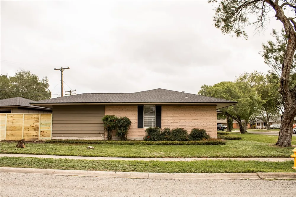 3722 Pope Drive Corpus Christi, TX 78411