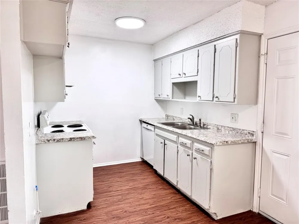 441 SW Thomas Street #D Burleson, TX 76028
