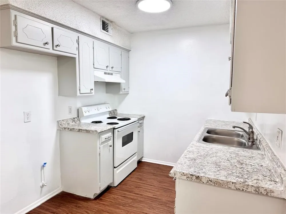 441 SW Thomas Street #D Burleson, TX 76028
