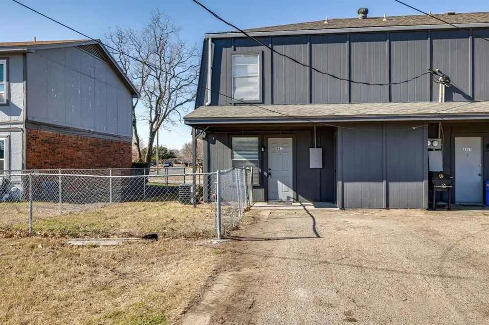 441 SW Thomas Street #D Burleson, TX 76028
