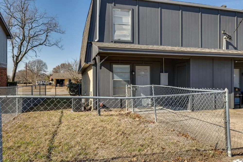 441 SW Thomas Street #D Burleson, TX 76028