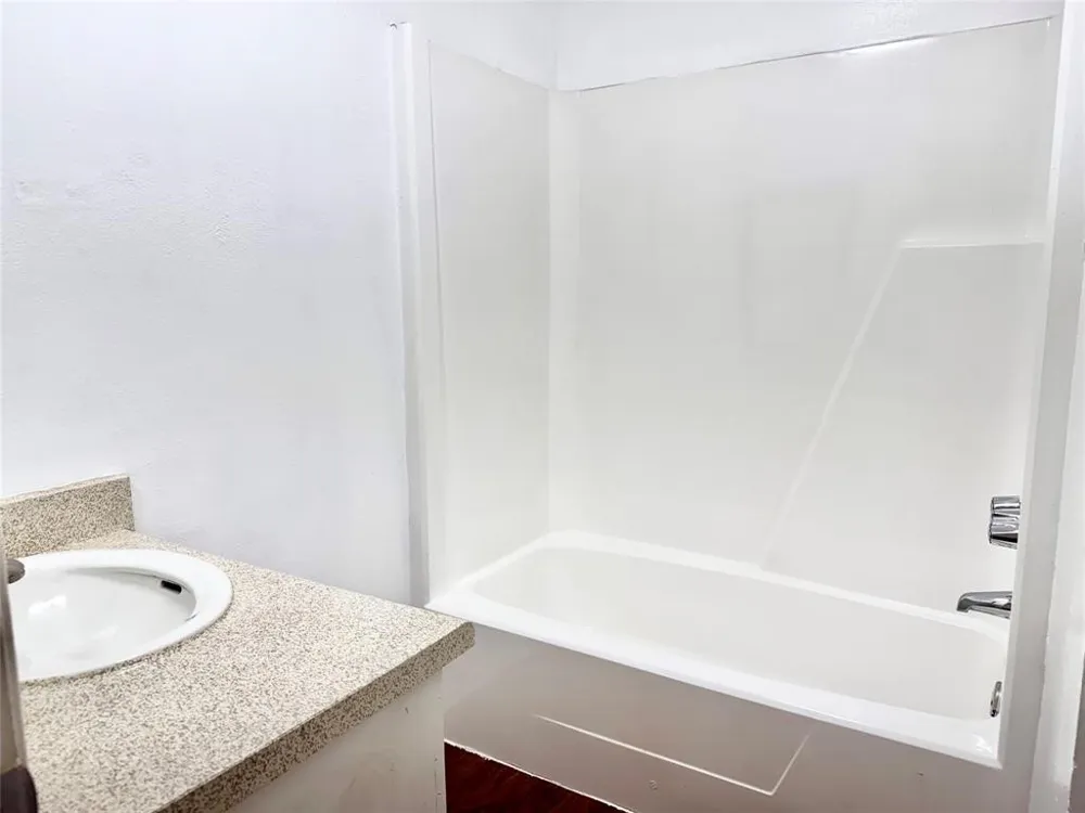 441 SW Thomas Street #D Burleson, TX 76028