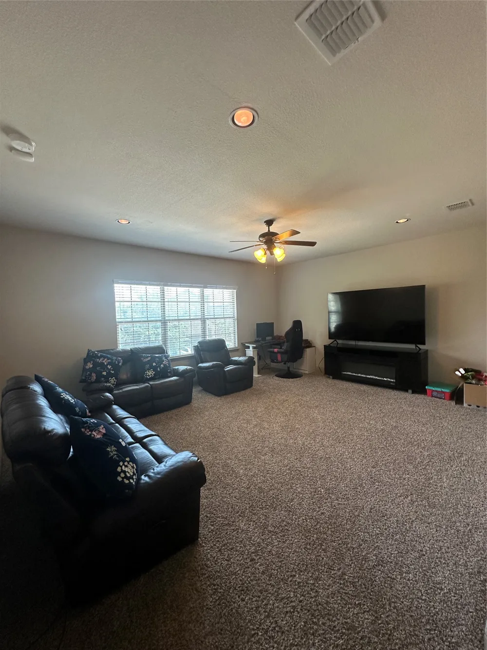 3809 brookridge Court Bedford, TX 76021