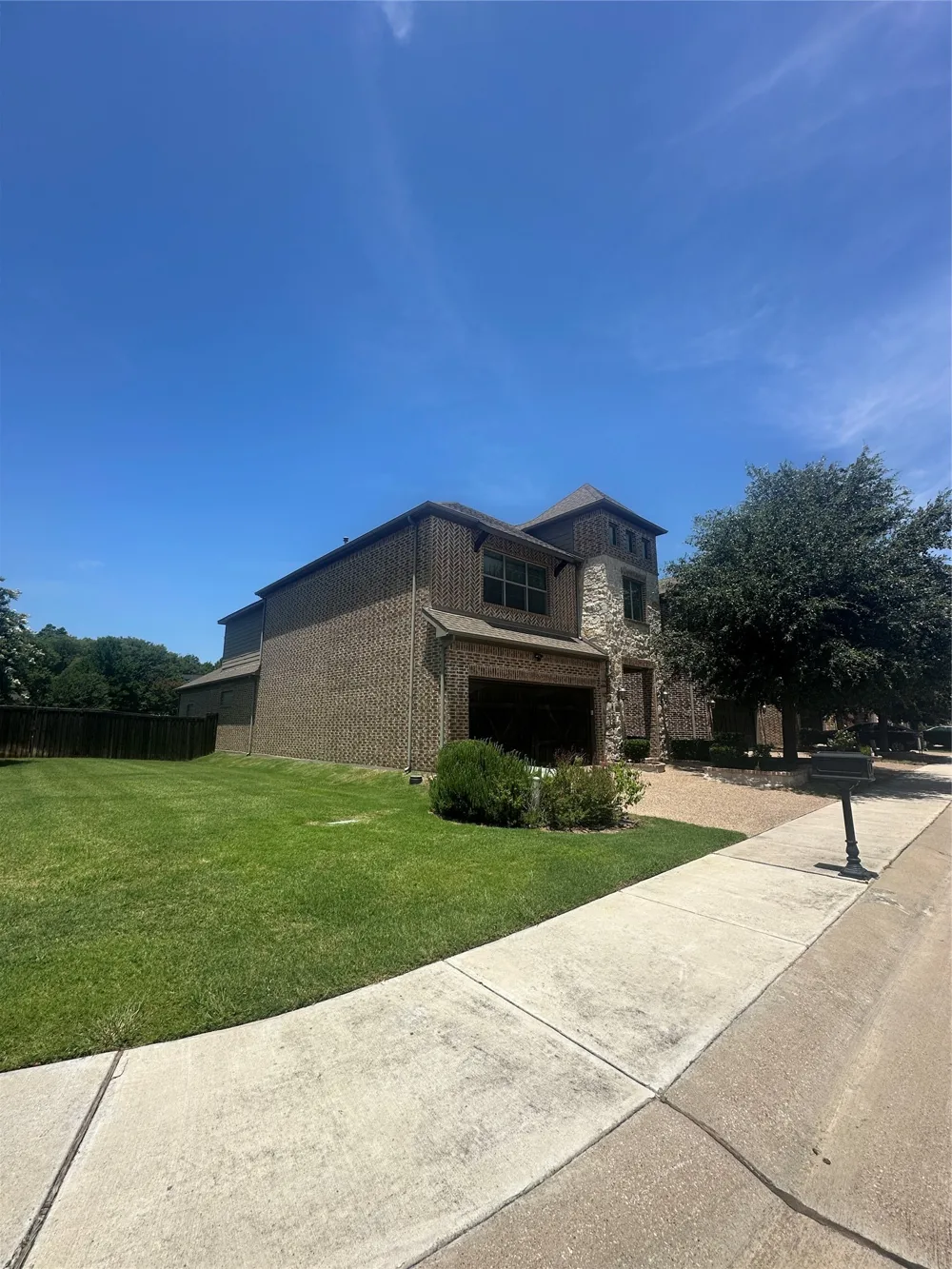 3809 brookridge Court Bedford, TX 76021