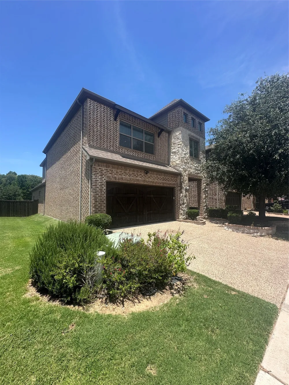 3809 brookridge Court Bedford, TX 76021