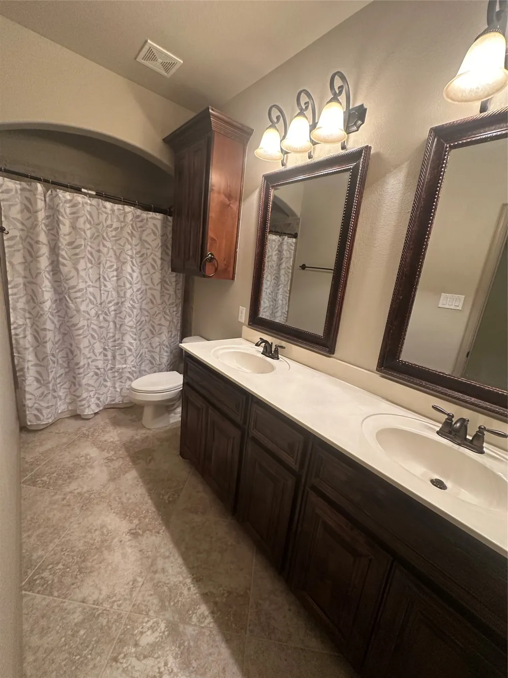 3809 brookridge Court Bedford, TX 76021