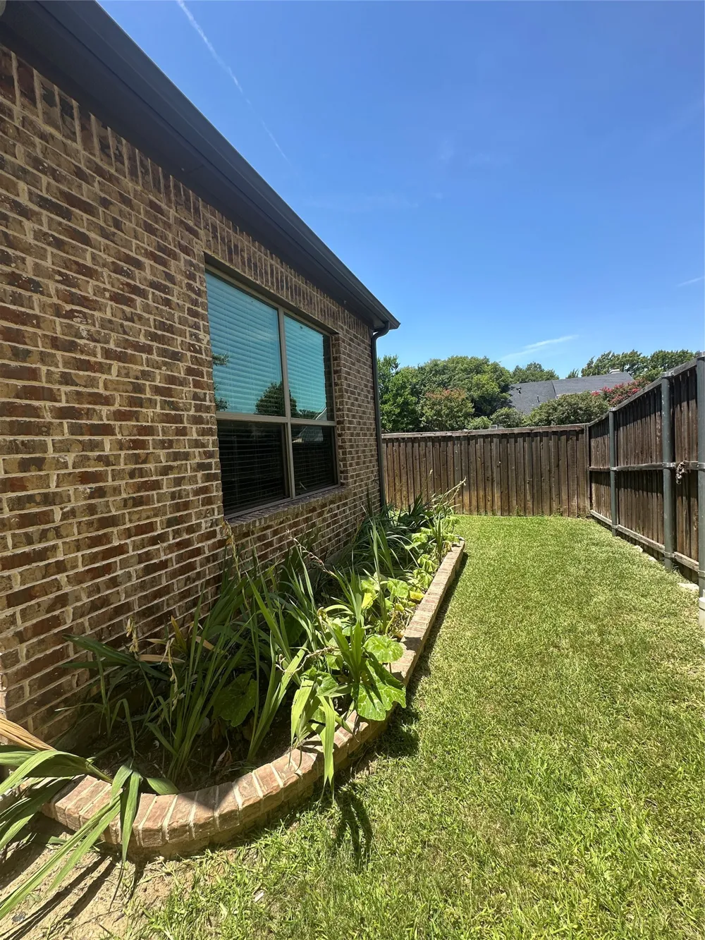 3809 brookridge Court Bedford, TX 76021