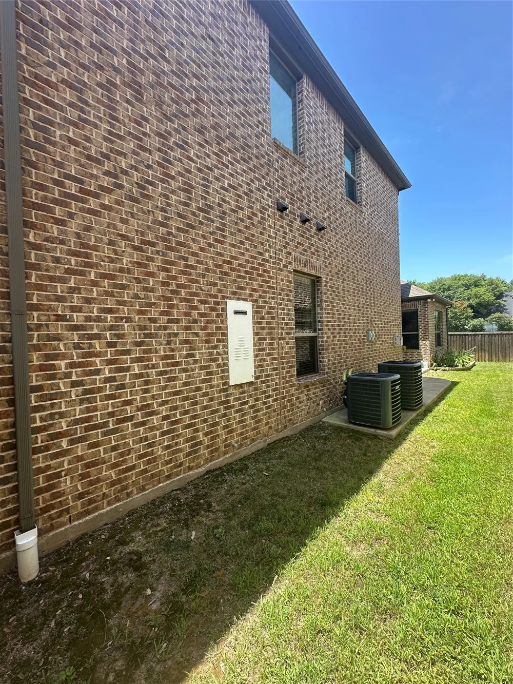 3809 brookridge Court Bedford, TX 76021