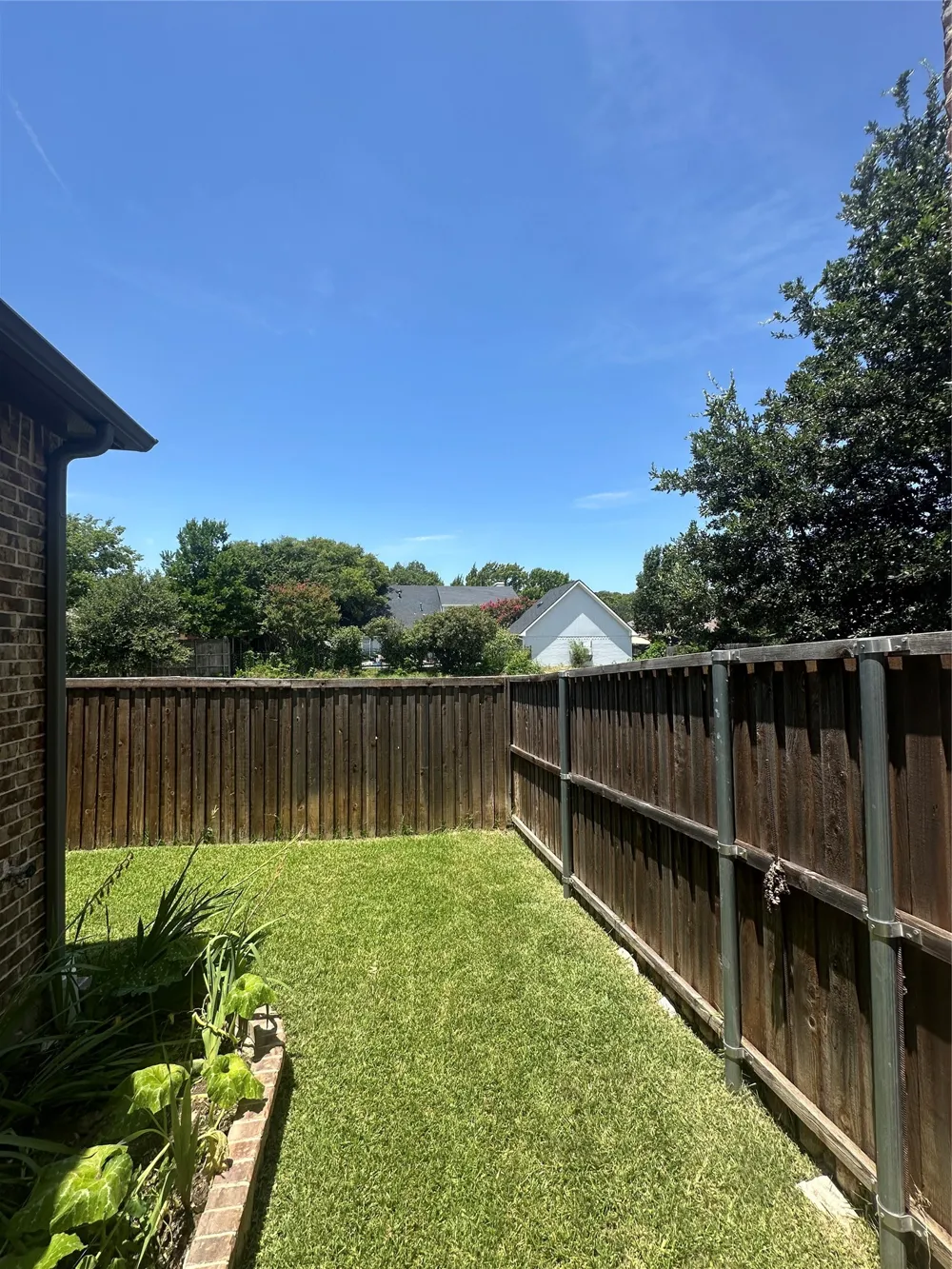 3809 brookridge Court Bedford, TX 76021