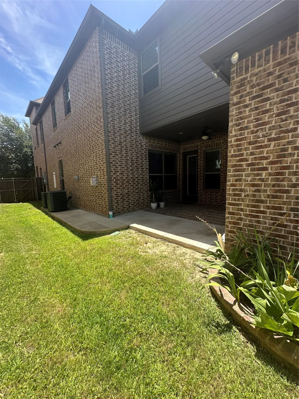 3809 brookridge Court Bedford, TX 76021